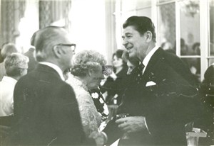 Image description is not available for 1977.086